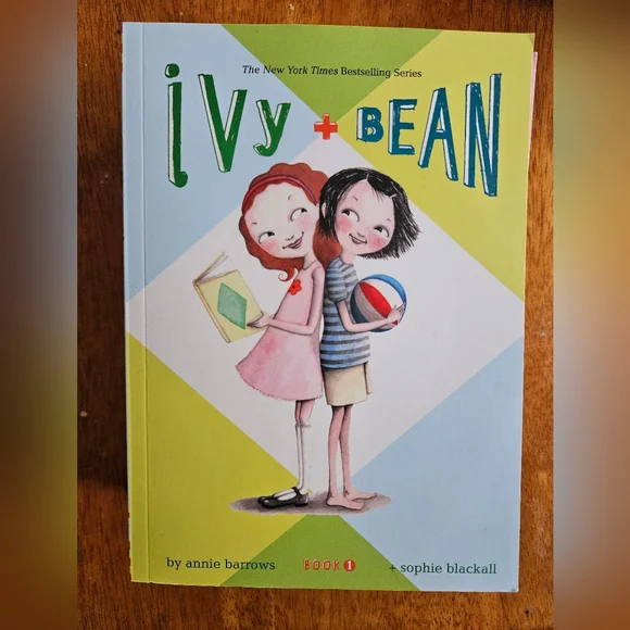 Ivy & Bean Books 1-8 + Activity Book Like New - Picture 3 of 6